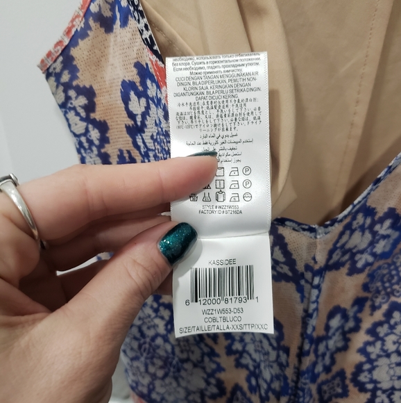 BCBGMAXAZRIA Kassidee Silk Tank - Picture 8 of 13